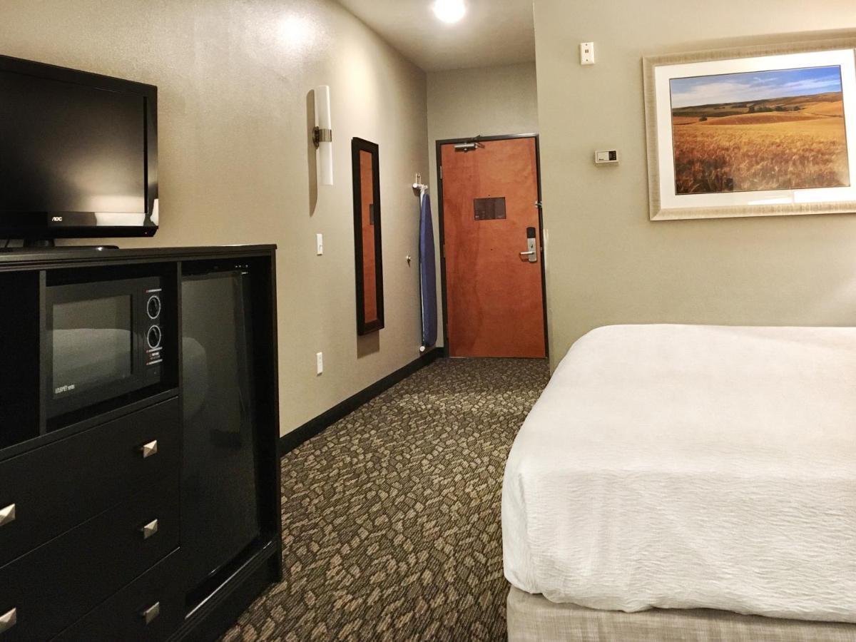 Best Western Wheatland Inn Colfax Екстериор снимка